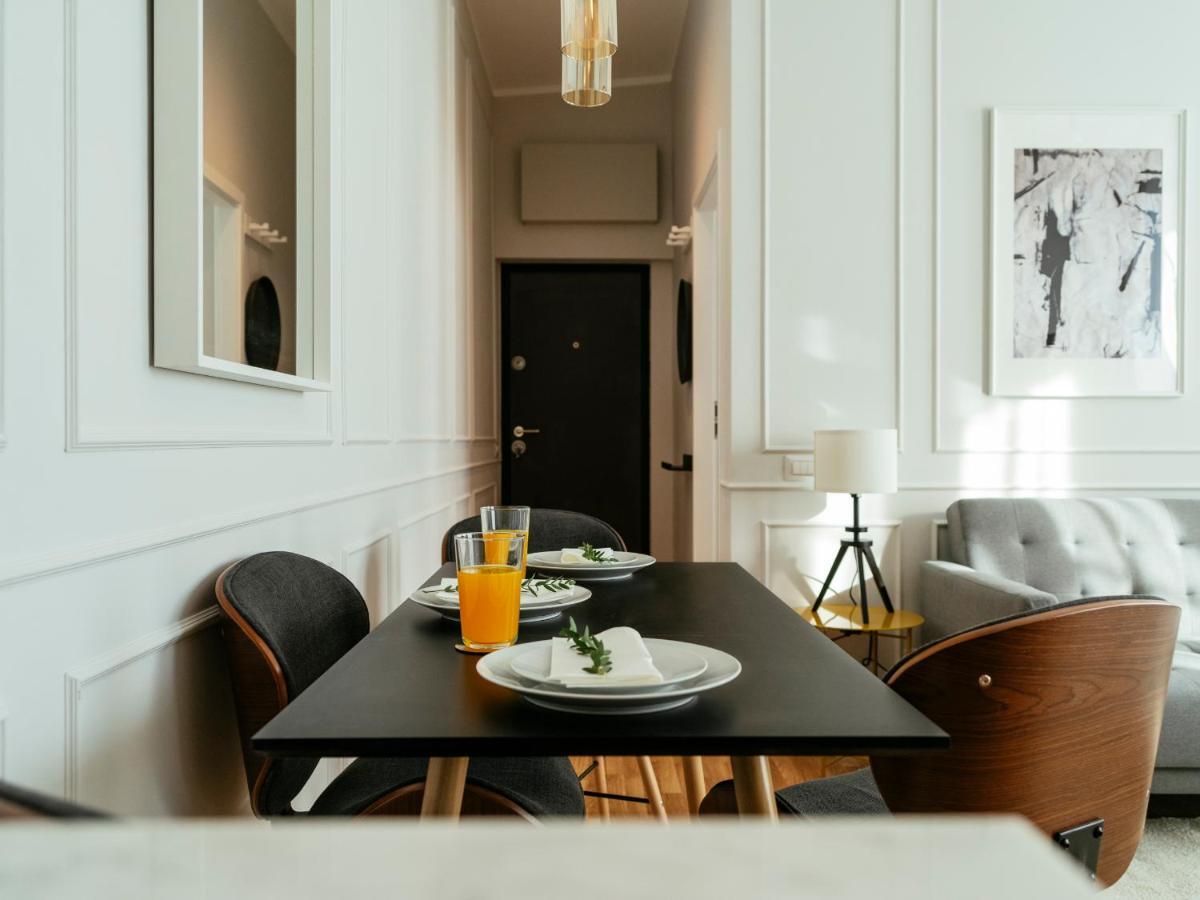 Bright 2br Flat - Palace Hall - Charming Balcony Apartament