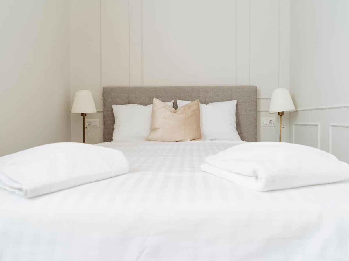 Apartament Bright 2br Flat - Palace Hall - Charming Balcony