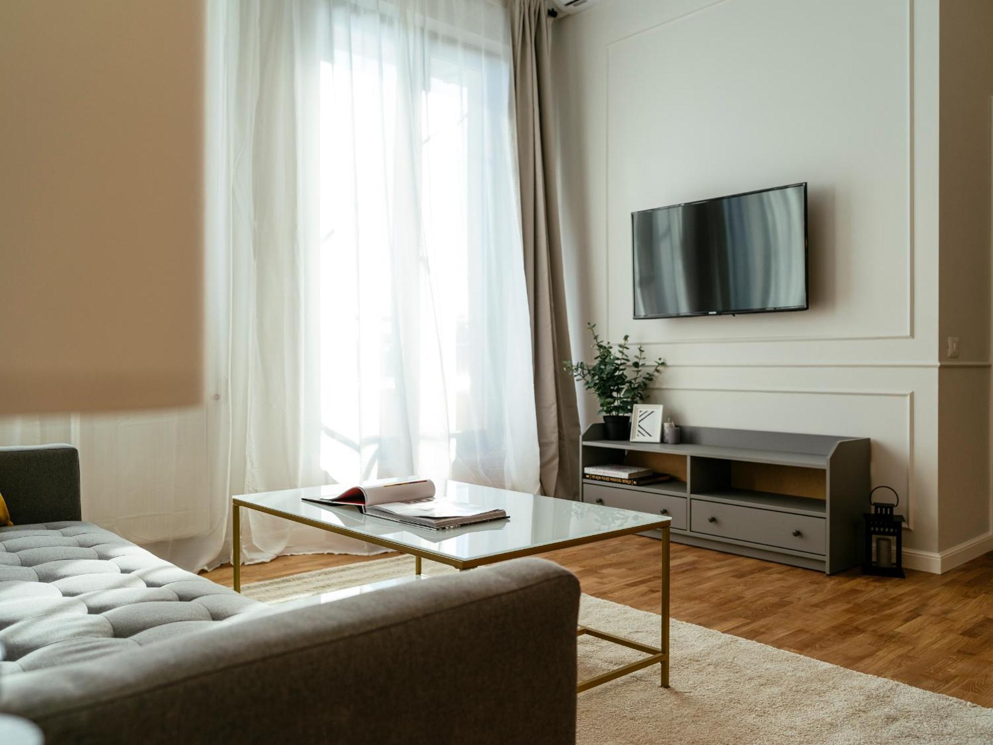 Bright 2br Flat - Palace Hall - Charming Balcony Apartament Bucureşti