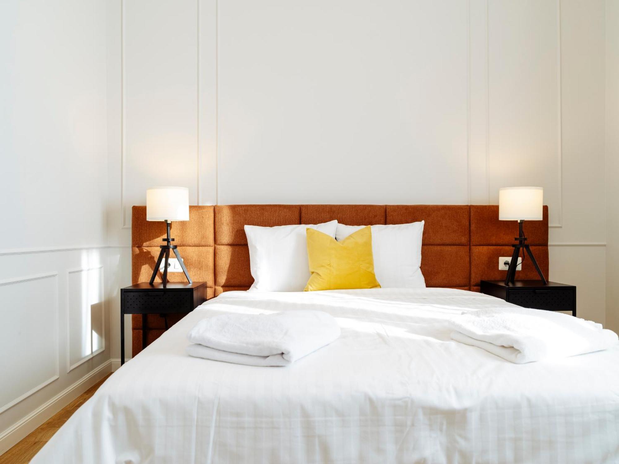 Apartament Bright 2br Flat - Palace Hall - Charming Balcony *