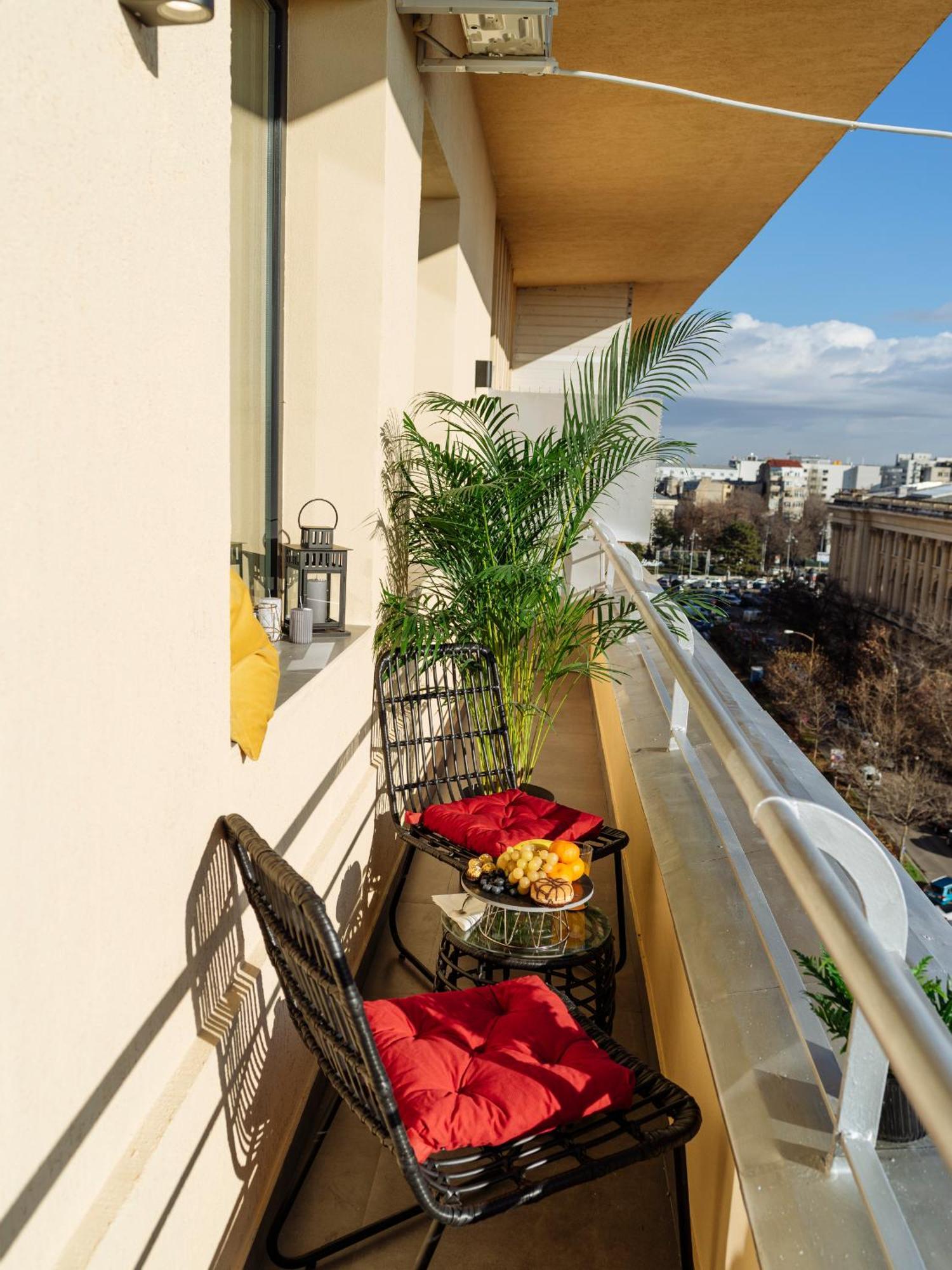 Bright 2br Flat - Palace Hall - Charming Balcony Apartament Bucureşti